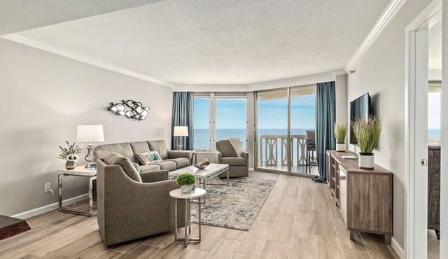 Directly on ocean! Luxury 12th floor condo in Ormond Beach