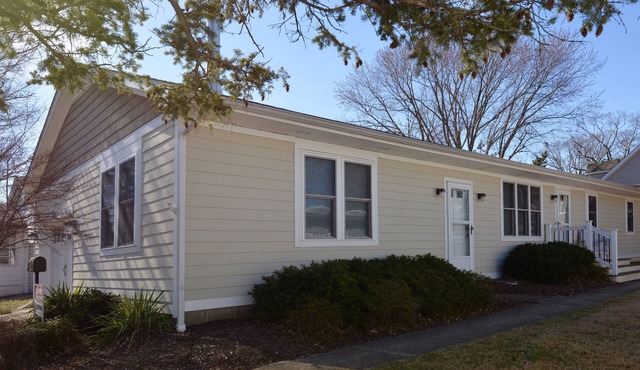 Downtown Rehoboth Beach Pet Friendly 3BR Home w/Outdoor Shower