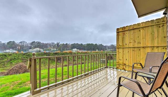 Durham Townhome with Deck - 15 Min to Downtown, DPAC! in Durham