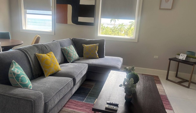 Enjoy and relax! Spacious 2/2, ocean views, gym,& pool, in lovely Montego Bay! in Breadnut Close