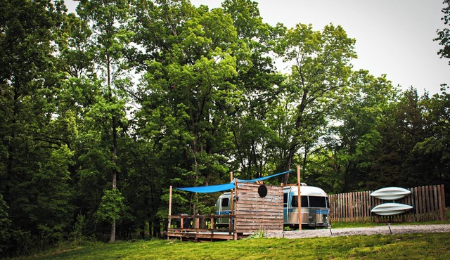 Escape to Nature: Lake of Egypt Airstream Stay with Hiking and Wineries Nearby in Goreville