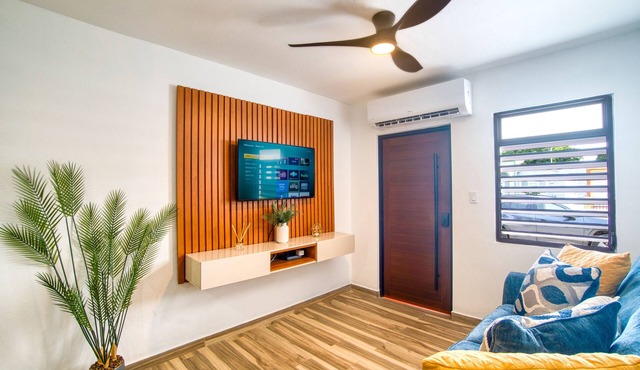 Executive Studio 3 min beach,A/C, safety and parking in Arecibo