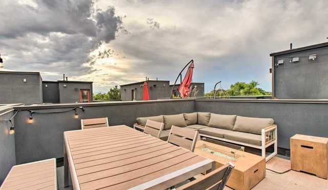Explore CO - Central/Rooftop Terrace & Fire Pit in Denver