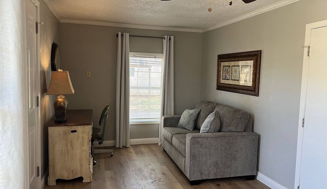 Family-Friendly, Modern & Comfortable 3BR Lubbock Home with a King Bed. in Lubbock