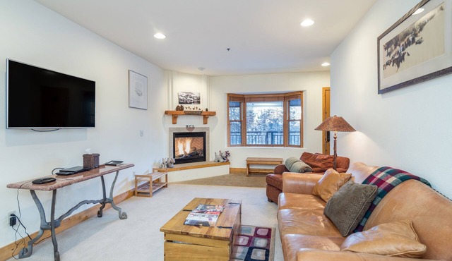 Family-Friendly 2-Bedroom Condo in Mountain Village With Pool View in Mountain Village