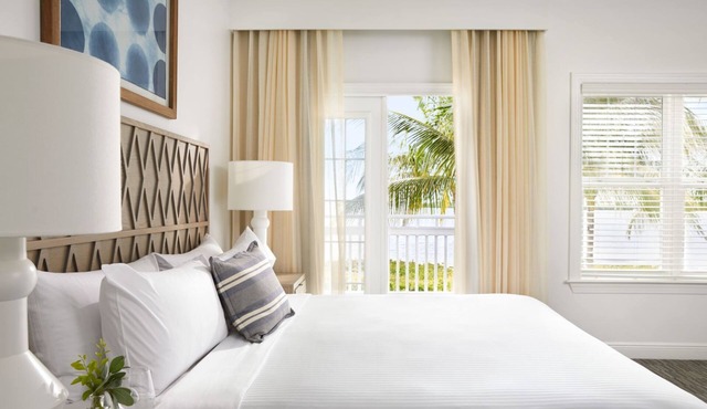 Family-friendly Villa! Near Key West Int'l Airport! Parking, Onsite Pools! in Key West