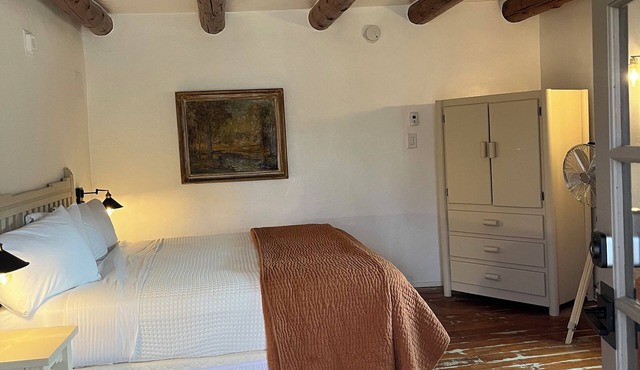 Family room w/Mountain View - 12 in Taos County