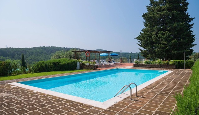 Farmhouse in Tuscany with Pool & Scenic Views
