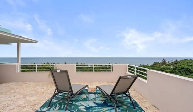 Faro Penthouse | Beachfront with Stunning Views