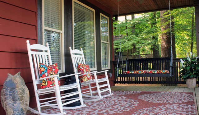 Flat Rock Cottage on Beautiful Highland Lake in Flat Rock