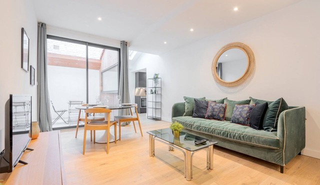 Fully equipped duplex with exterior and parking ! in Lille