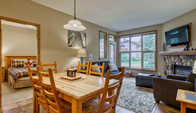 Ground floor 2 bedroom condo with easy access to ski runs in Sun Peaks