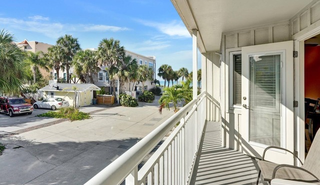 Gulfside Villas Unit 11. Steps to the Beach, Heated Pool Beautiful Townhome in Indian Rocks Beach
