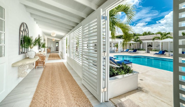 Hamptons inspired Luxury House with Private Pool , close to Beach/Golf , sunsets
