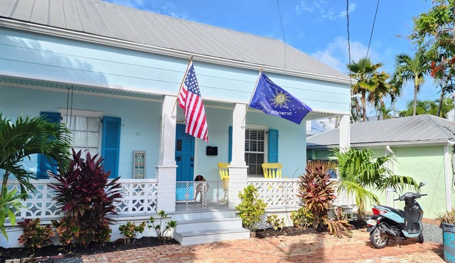Heart of Old Town on QUIET Peacon Lane. Historic Seaport. Duval St. PETS WELCOME in Key West