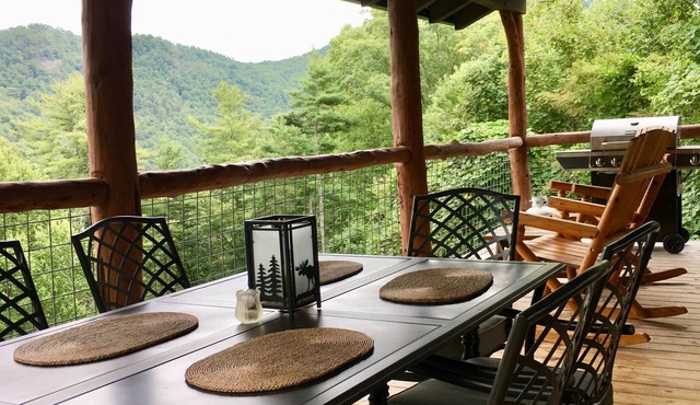 “Highlands Mountaintop Getaway” in Highlands