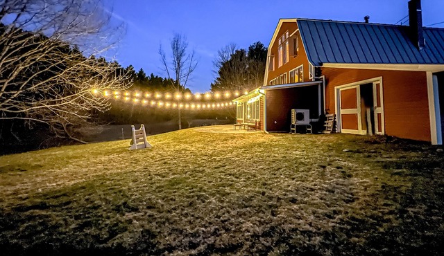 Historical countryside home with Peloton & amazing views - dog-friendly in Hyde Park