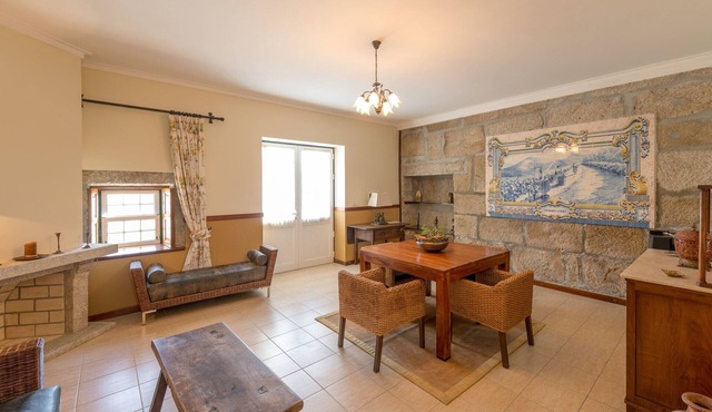 Holiday home on estate with vineyards, olive groves and swimming pool in Vila Flor