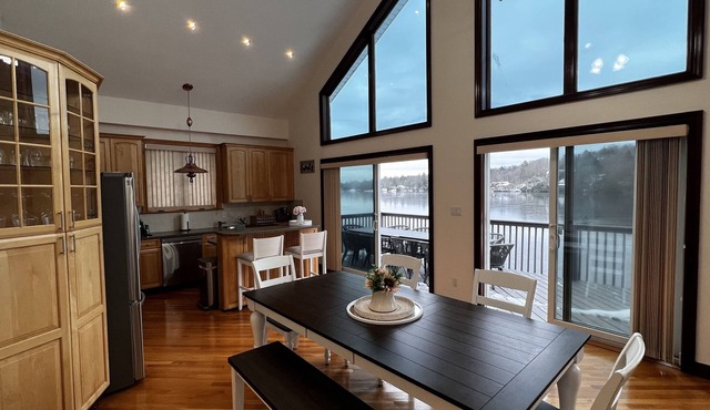 Home King Luxury in Kauneonga Lake