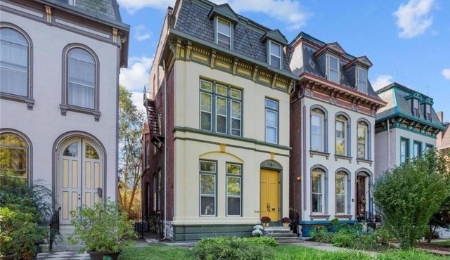 Huge Victorian Home in Historic Lafayette Square in Soulard