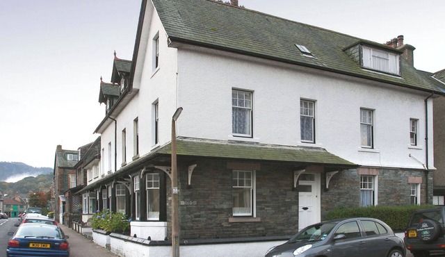 Ideal family accommodation enjoying fine mountian views from most rooms.