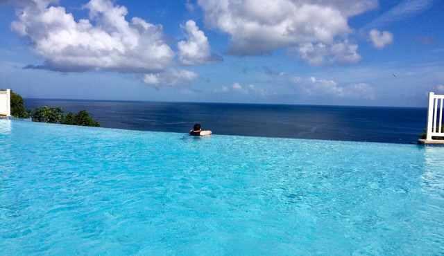 Infinity Pool w Ocean Views-CrashBoat Beach-Surfing-Snorkeling-Diving-Paradise in Aguadilla