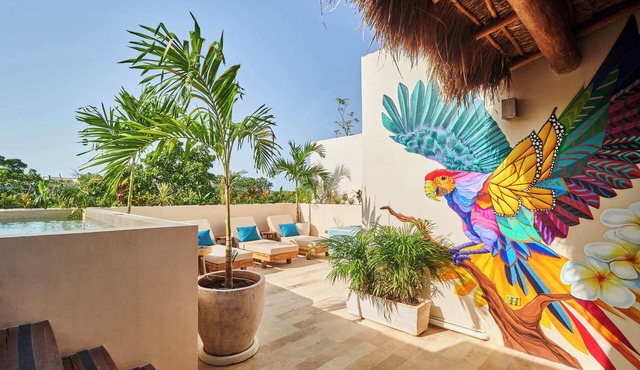 Inspirational 3 Bedroom Penthouse with Plunge Pool,walkable to restaurants/bars in Tulum