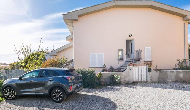 Cosy apartment for 3 people with A/C, WIFI, TV, patio and pets allowed in Rosignano Solvay-castiglioncello