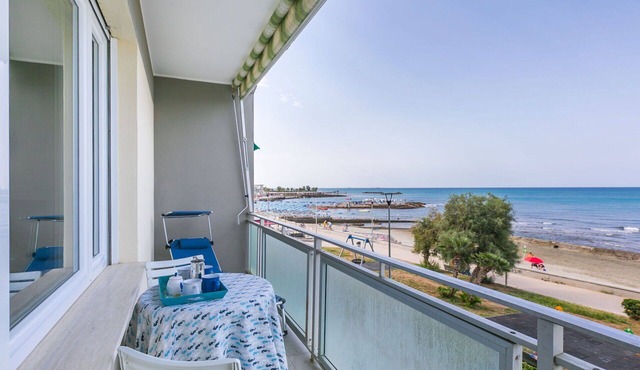 Cosy apartment for 6 people with WIFI, A/C, TV and balcony in Rosignano Solvay-castiglioncello