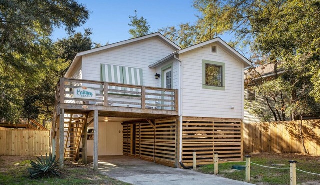 It's Britney Beach! Pet Friendly Bungalow-Hot Tub! in Kill Devil Hills