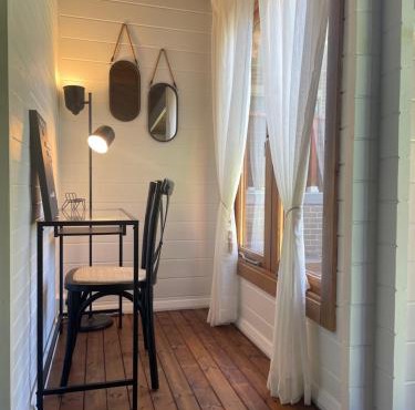 Jacaranda Cottage 5 min by Train or 7 min drive to Parramatta City in Wentworthville