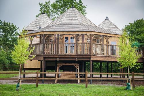 King Arthurs Willow in Devizes