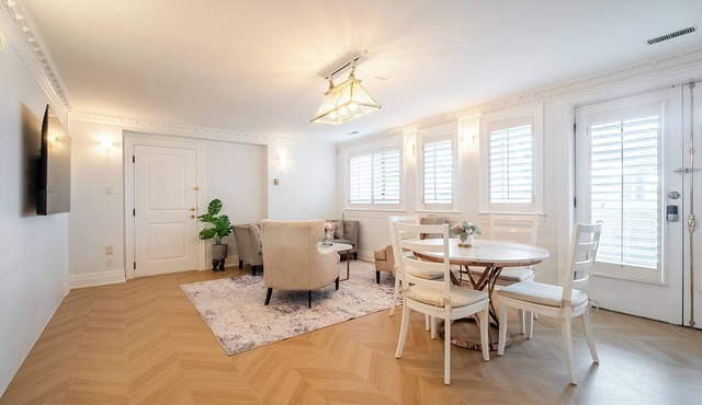 Lakefront Retreat 10 min from Downtown Toronto in Toronto