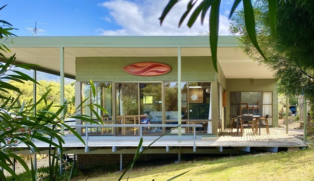 Located seconds from the beach and perfect for families and couples in Spring Beach