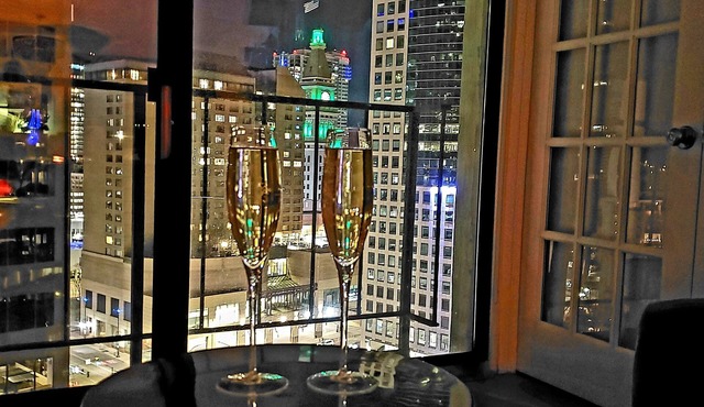 LOCATION! LOCATION! LOCATION! Downtown LoDo Luxury Condo!