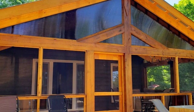 Log Cabin Escape on the Lake