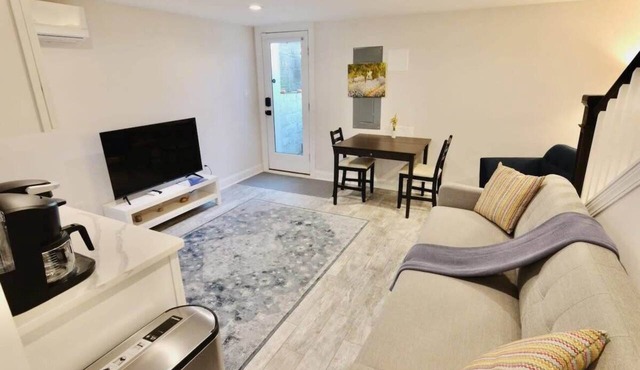 Lovely English Basement Apartment in Washington DC in Washington