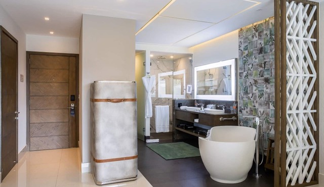 Luxurious Junior Suite right on the beach of Cancun in Punta Sam