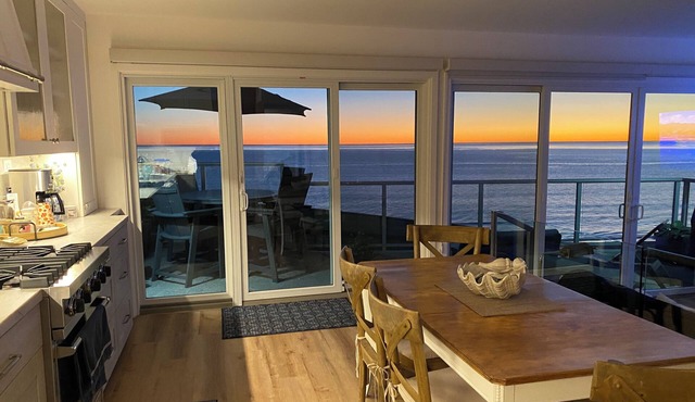 Luxury Condo for Couples with 180 degree views of Monterey Bay in Aptos