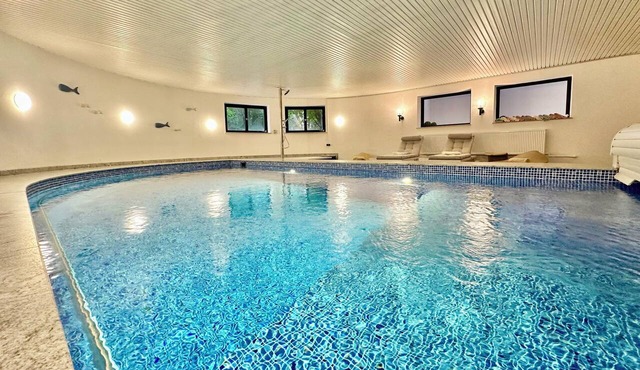 Luxury Holidays Villa EMG Munich with Pool, SPA and Forest Lake for 20P in Moosburg an der Isar