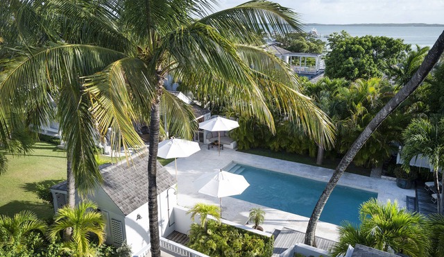 Luxury Holiday Estate with Pool, minutes walk from Pink Sands beach in Harbour Island