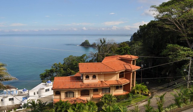 Luxury Spectacular views Infinity Pool Sleeps 9 Private Playa Blanca Costa Rica