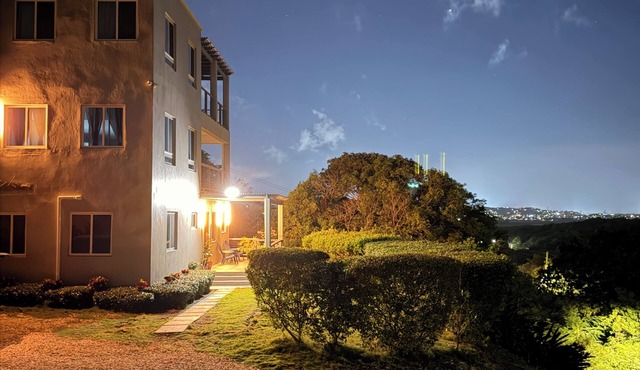 Magic Sky View Lovely 2-bedroom apartment in Mount Joy, in Pares