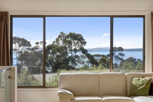 Mirramar House in Kingston Beach