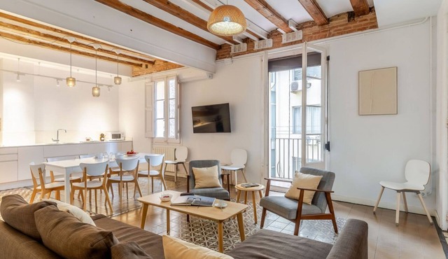 Modern 6-Bedrooms Flat/Plaza Cataluña, Ramblas in Barcelona