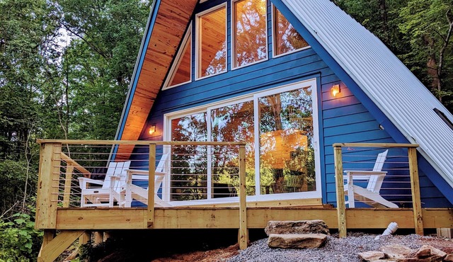 Modern A-Frame ~ Creeks & River Nearby ~ 8 Miles from Downtown Chattanooga in Chattanooga