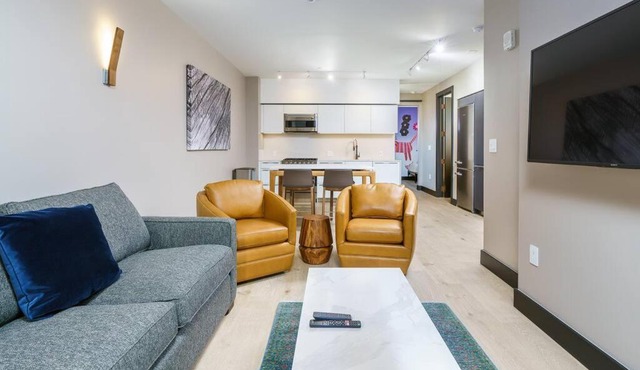 Modern & Sleek Flat W Balcony & Roof Top Patio in Denver