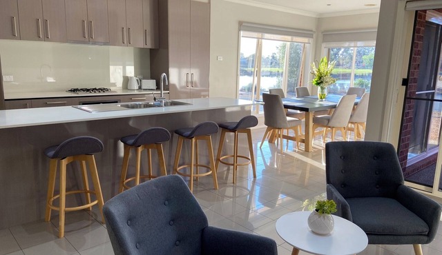 Modern waterfront luxury escape near Shepparton in Mooroopna