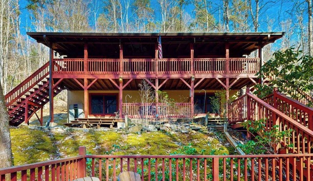 Moose Creek Lodge in Sylva