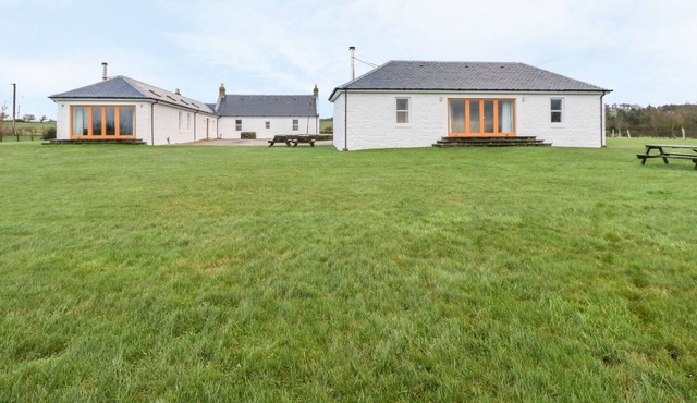 NETHER STRAVANNAN SOUTH, pet friendly in Rothesay, Isle Of Bute in Isle of Bute